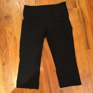 Lululemon size 10 crops black